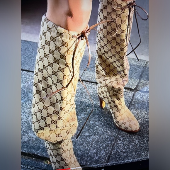 GUCCI Lisa GG Canvas Mid-Heel Boots - Picture 10 of 11